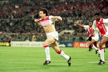 9 goles con el Ajax