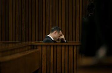 Continua el juicio al atleta sudafricano Oscar Pistorius, acusado de matar a tiros a su novia, la modelo Reeva Steenkamp.