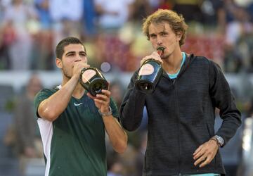 Carlos Alcaraz puso el broche de oro a un grandísimo Mutua Madrid Open. En la final más corta de los 20 años de historia del torneo (6-3 y 6-1), el murciano se merendó al vigente campeón, Alexander Zverev.

