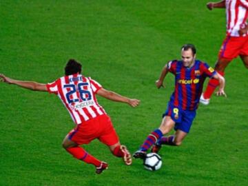 Koke made his senior debut for Atlético de Madrid on 19 September 2009 against Barcelona at Camp Nou. Aged 17 and wearing the No.26 shirt, here he is up against one of his idols, Andrés Iniesta.