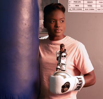 Esta boxeadora británica fue la primera mujer en ganar un título de boxeo olímpico. Consiguió un oro en Londres 2012 y se convirtió en la primera campeona de boxeo femenino tanto en unos Juegos Olímpicos como en los de la Commonwealth (2014) y en los Europeos (2015). Además, la púgil se coronó en Astaná en 2016 como la mejor del mundo. Para cumplir su sueño como boxeadora tuvo que trabajar, entre otras cosas, como extra en televisión y es una de las personas LGTB más influyentes en Gran Bretaña.