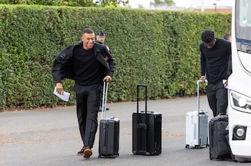 Aurélien Tchouaméni y Kylian Mbappé a la llegada. 