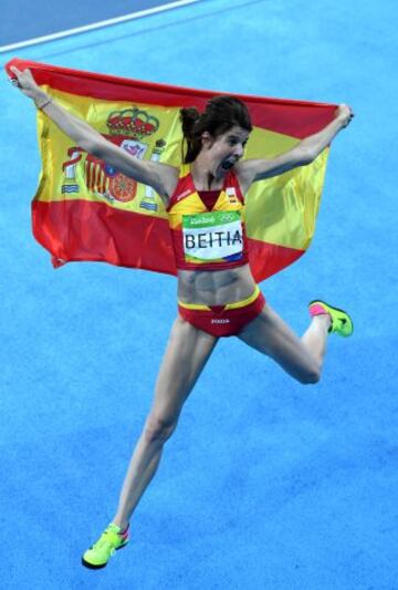 Ruth Beitia consigue el primer oro olímpico para el atletismo femenino español en los Juegos de Río 2016.