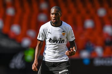 El mediocentro francés, internacional por República Centroafricana, llegó al Valencia en verano de 2017 procedente del Inter de Milán.