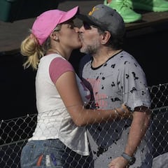 La novia de Maradona se niega a declarar tras la discusión