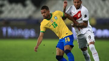 Renan Lodi durante el partido contra Per&uacute;.