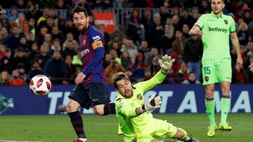 Aitor lo paró casi todo pero no pudo evitar la goleada del Barcelona y la consiguiente eliminación granota de la Copa del Rey.