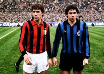 Franco Baresi, figura del Milan. Giusseppe Baresi, figura del Inter. Se enfrentaron en varios clásicos de la madonina y fueron compañeros en la selección italiana.