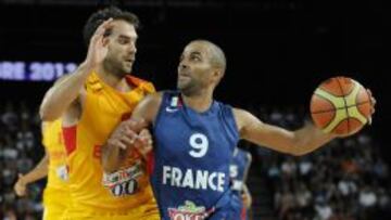 Calderón, ante Tony Parker.