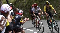 Primoz Roglic precede a Alberto Contador y Darwin Atapuma en la subida al Galibier.