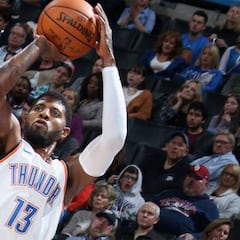 Un inspirado George (36+9) y un perfecto Steven Adams (11/11)