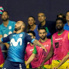 Ricardinho estrenó el VAR: le quitaron una amarilla