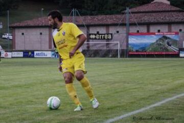 El lateral italiano, campeón del mundo con Italia en 2006, entrenó y jugó por el Chiasso, en la segunda división, en 2013.