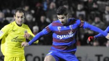 <b>RENOVACIÓN. </b>Sastre jugará una temporada más en el Huesca.