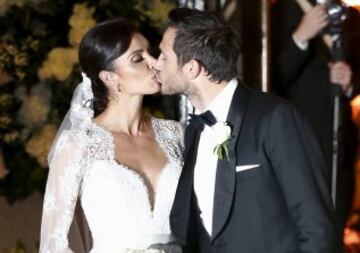 Christine Bleakley y Frank Lampard se besan como marido y mujer.