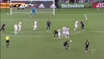 Rooney scores superb free-kick as DC United beat Toronto in MLS