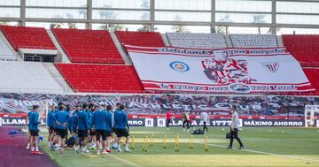  El Athletic Club en La Cartuja en su último entrenamiento antes de la final.