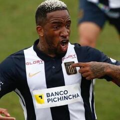 “Farfán tiene para jugar un par de años más en Alianza Lima”