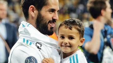 'Isquito' apunta maneras: las fotos de Isco y su hijo con el balón