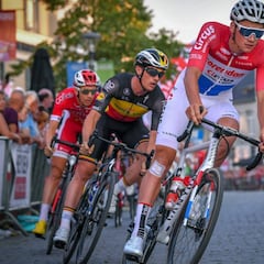 Van der Poel correrá Gante-Wevelgem y Tour de Flandes