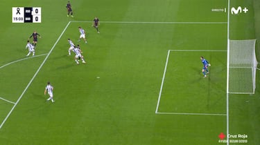 Las tres claves del pol¨¦mico gol anulado a Lewandowski