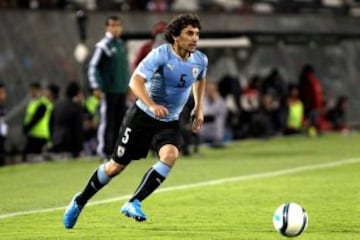 El charrúa estuvo en la U entre 2014 y 2016. En su selección es un convocado fijo.Juega en San Lorenzo.