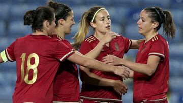España arrolla a Noruega, pese a jugar 46 minutos con diez