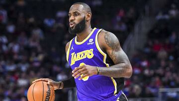 LeBron James, de Los Angeles Lakers, golpe&oacute; en la cara a Isaiah Stewart, de los Detroit Pistons, e inici&oacute; un altercado entre los dos equipos.