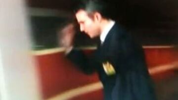 Van Persie se equivocó y se fue al vestuario del Arsenal