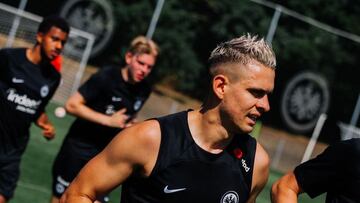 El delantero colombiano disputará su segunda temporada con el Frankfurt.