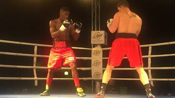 Damián Biacho y Alejandro Mostazo durante su combate en La Cubierta de Leganés.