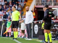 Claudio Giráldez durante el partido contra el Valencia en Mestalla