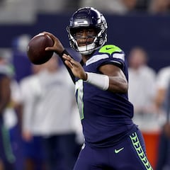 Geno Smith recibe extensión millonaria de Raiders