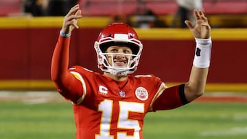 Patrick Mahomes firm&oacute; el contrato m&aacute;s lucrativo en la historia la NFL con los Kansas City Chiefs por 450 millones de d&oacute;lares a cambio de 10 a&ntilde;os.