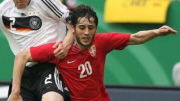 <b>AL CAER. </b>Stefan Babovic podría convertirse hoy en nuevo jugador del Zaragoza.