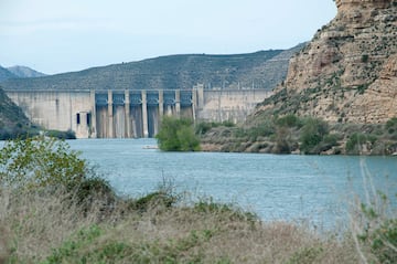 Construido en 1966 y con una capacidad de 1.530 hectmetros cbicos de agua.