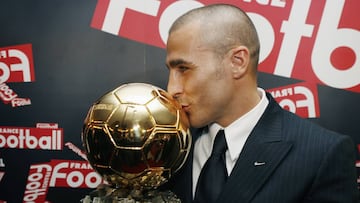 Cannavaro con el Bal&oacute;n de Oro. 