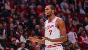 Dec 29, 2025; Houston, Texas, USA; Houston Rockets forward Kevin Durant (7) talks to a fan during a break against the Indiana Pacers in the third quarter at Toyota Center. Mandatory Credit: Thomas Shea-Imagn Images