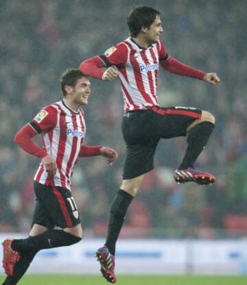 Celebración del gol de Etxeita.