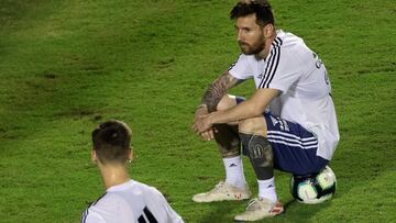 La CONMEBOL le solicitó al equipo nacional y a su similar de Colombia no reconocer la cancha del Fonte Nova para no dañarla debido al oscilante clima de la ciudad.