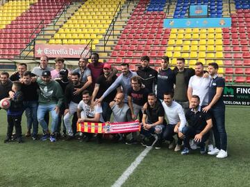 Los jugadores y directiva del Sant Andreu celebrando el emparejamiento para dieciseisavos de la Copa del Rey con el Atlético de Madrid 