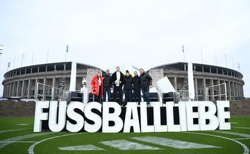 Soccer Football - Euro 2024 - Organisers Present the Official Match Ball - Maifeld, Berlin, Germany - November 15, 2023 Valentina Marceri, Sam Handy, Vice president design Adidas football, Germany's Manuel Neuer, former footballer Celia Sasic, former footballer Philipp Lahm and Bjorn Gulden, CEO of Adidas pose with the Euro 2024 match ball 'Fussballliebe' during the presentation REUTERS/Annegret Hilse