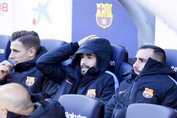 En el banquillo, Digne, Aleix Vidal y Paco Alc¨¢cer.