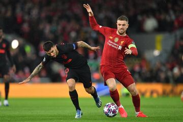 Ángel Correa y Jordan Henderson.