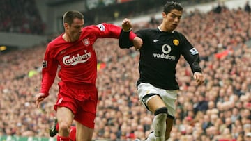 Carragher y Cristiano, frente a frente.