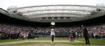 Serena Williams gana la final de Wimbledon de Contra la alemana Angelique Kerber en dos set 7-5 y 6-3