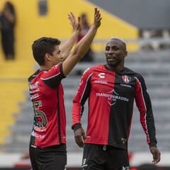 La jornada 12 de la Liga MX espera con dos clásicos