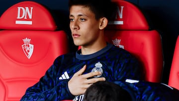 Güler, en el banquillo del Real Madrid.