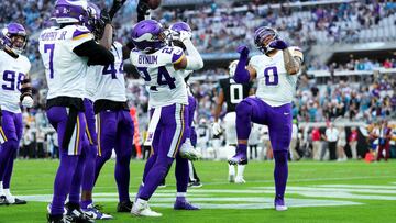 JACKSONVILLE, FLORIDA - NOVEMBER 10: Camryn Bynum #24 of the Minnesota Vikings celebrates with teammates after his interception against the Jacksonville Jaguars during the fourth quarter at EverBank Stadium on November 10, 2024 in Jacksonville, Florida. Rich Storry/Getty Images/AFP (Photo by Rich Storry / GETTY IMAGES NORTH AMERICA / Getty Images via AFP)