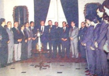 El 7 de junio de 1991 el presidente Patricio Aylwin recibió en La Moneda al plantel de Colo Colo que ganó, por primera vez para Chile, la Copa Libertadores.